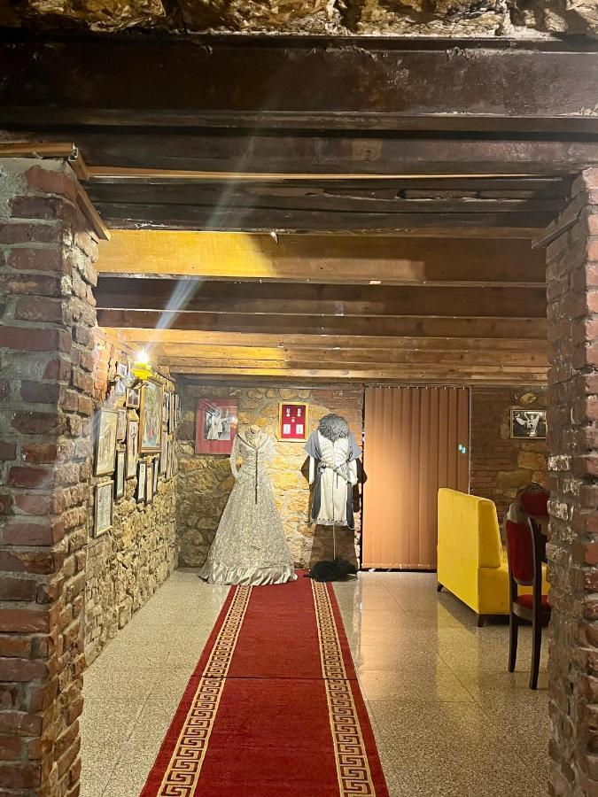 Aisi Kutaisi Hotel Buitenkant foto