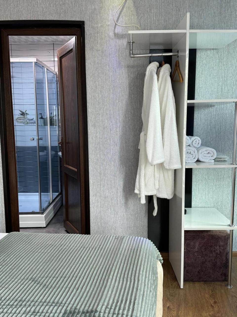 Aisi Kutaisi Hotel Buitenkant foto