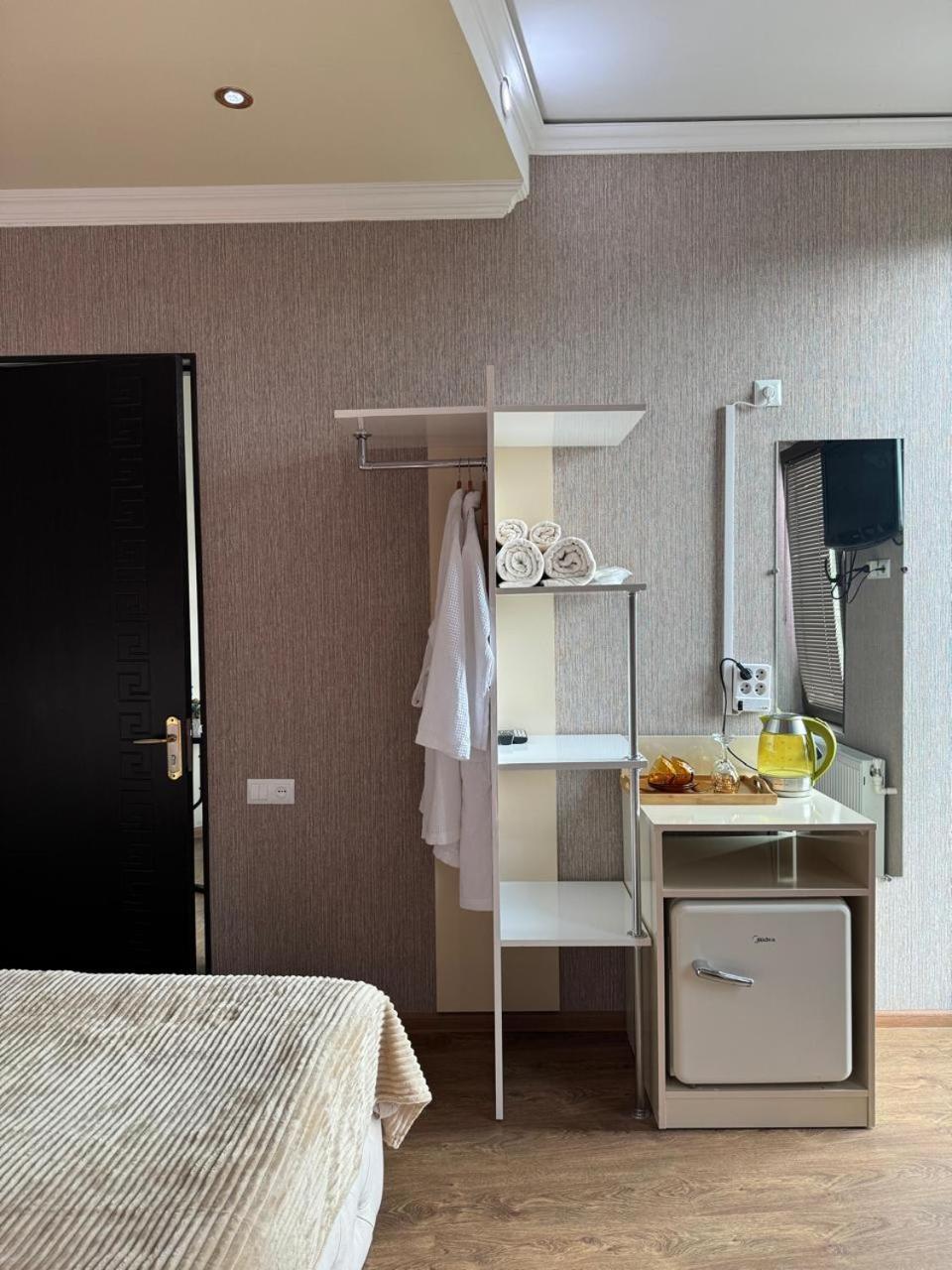 Aisi Kutaisi Hotel Buitenkant foto