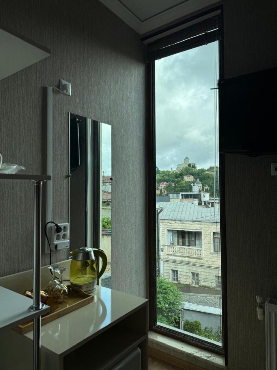 Aisi Kutaisi Hotel Buitenkant foto