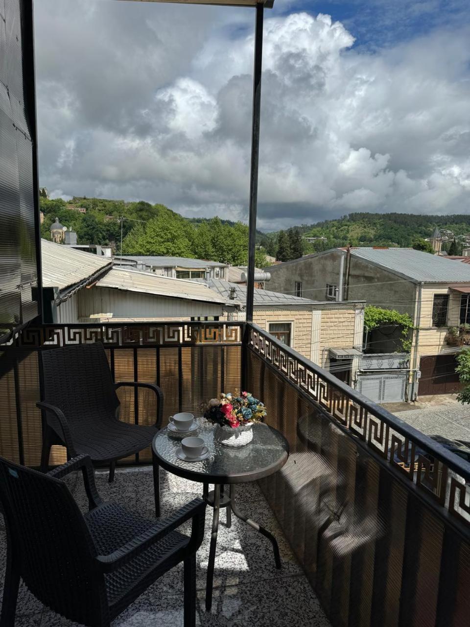 Aisi Kutaisi Hotel Buitenkant foto