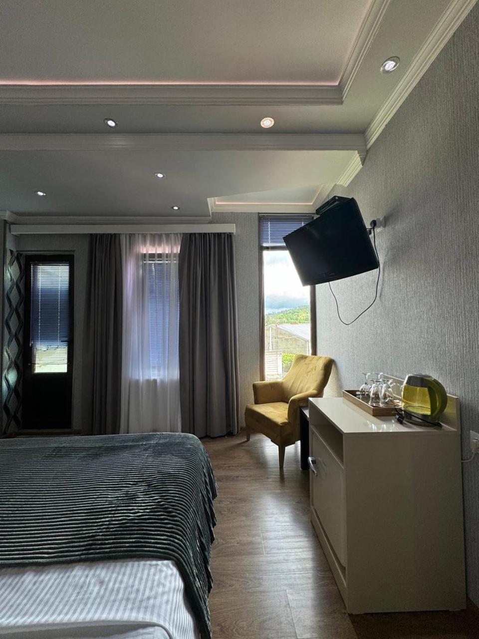 Aisi Kutaisi Hotel Buitenkant foto