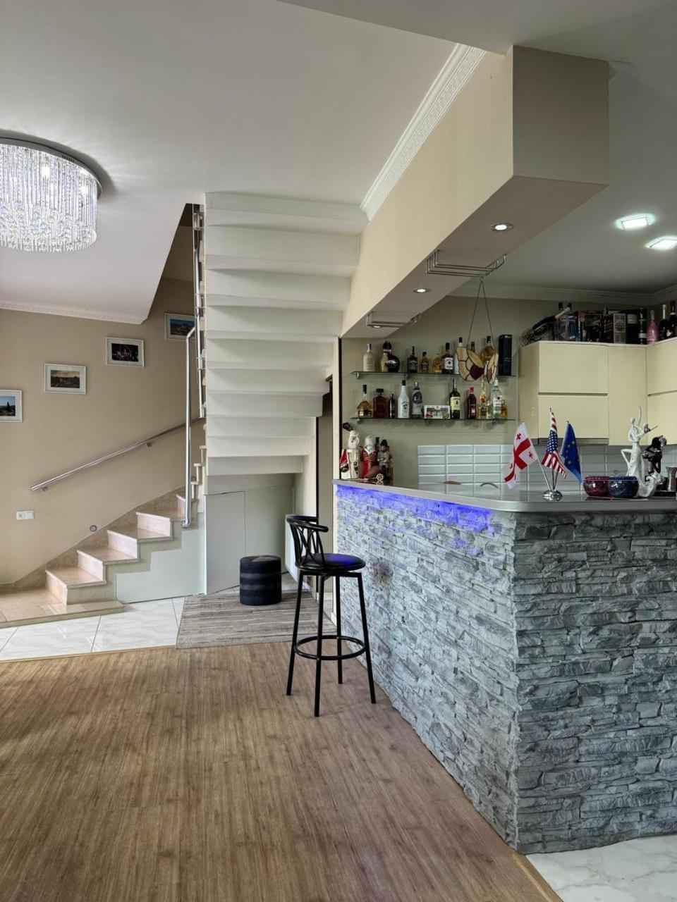 Aisi Kutaisi Hotel Buitenkant foto