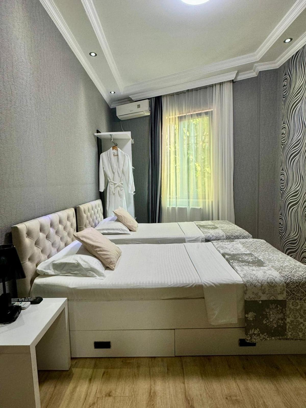 Aisi Kutaisi Hotel Buitenkant foto