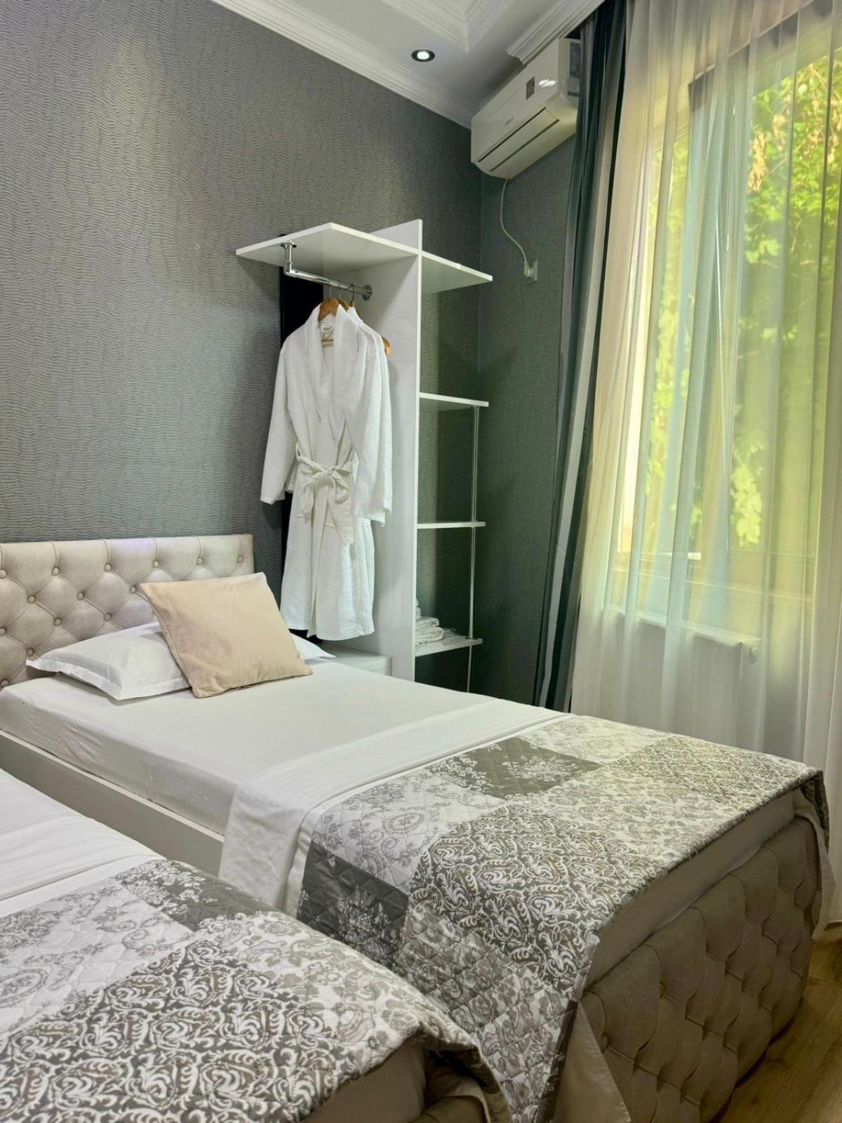Aisi Kutaisi Hotel Buitenkant foto